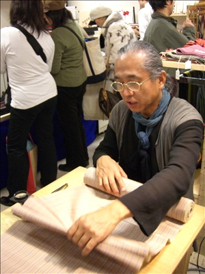 s_060111ISETAN_1.jpg